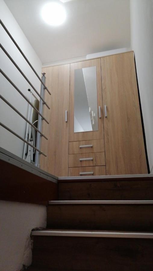 Place Veli Dvor - With Private Garden In Old Town Punat