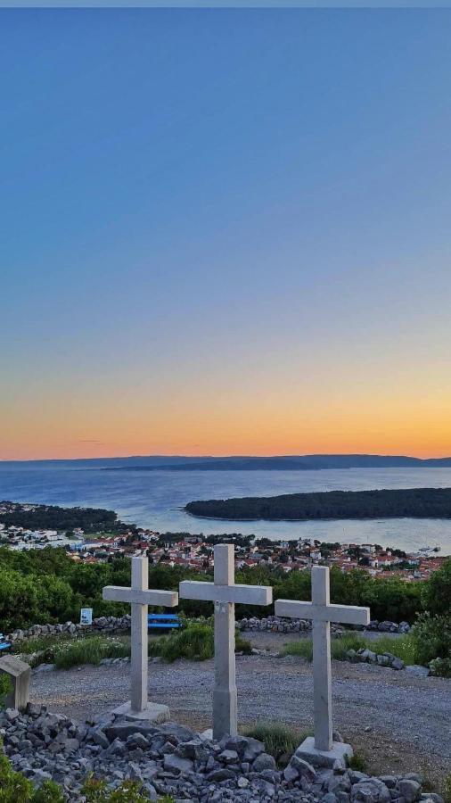 Place Veli Dvor - With Private Garden In Old Town * Punat