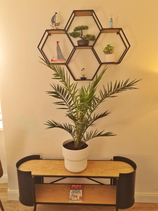 Holiday home Place Veli Dvor - With Private Garden In Old Town Punat