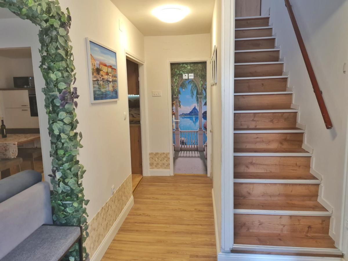 Holiday home Place Veli Dvor - With Private Garden In Old Town Punat