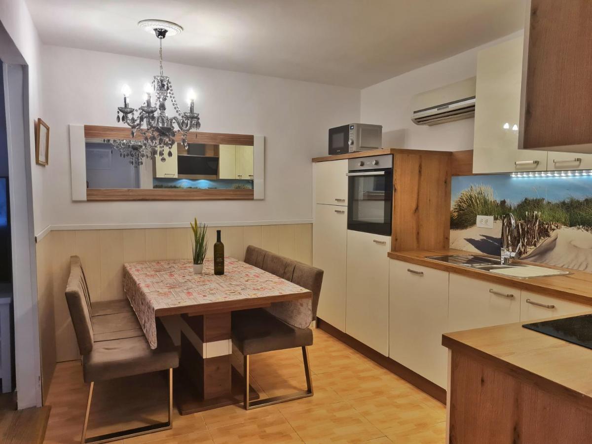 Holiday home Place Veli Dvor - With Private Garden In Old Town *
