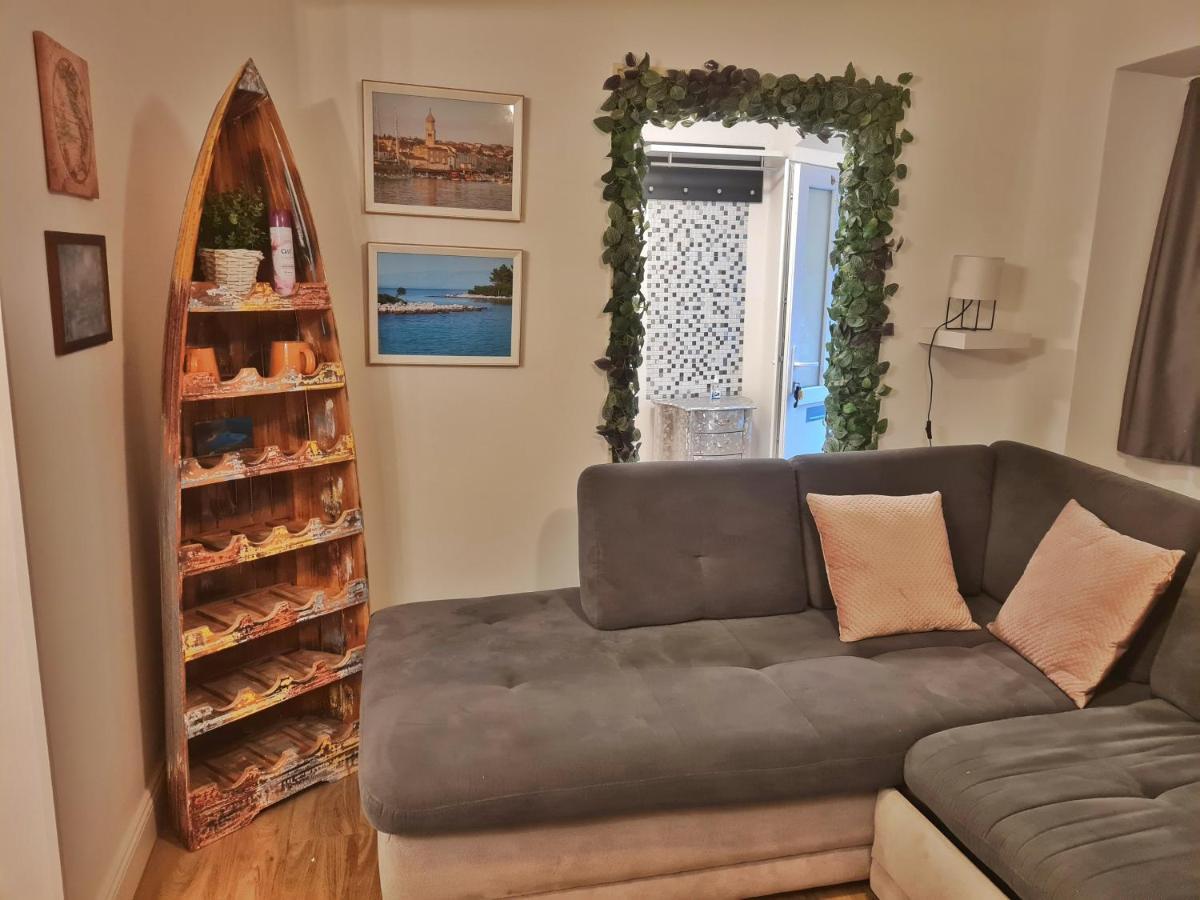 Place Veli Dvor - With Private Garden In Old Town *