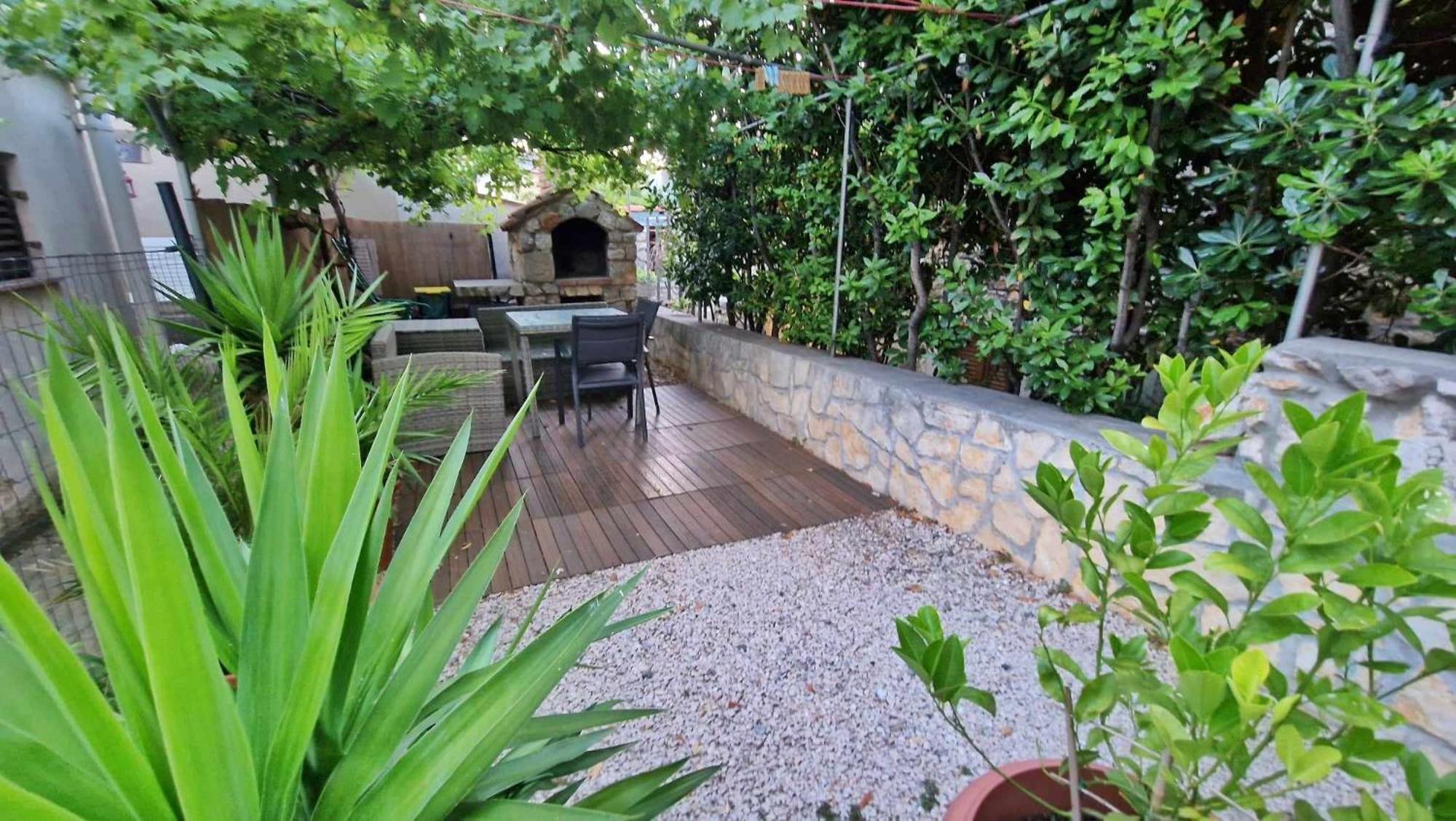 Holiday home Place Veli Dvor - With Private Garden In Old Town