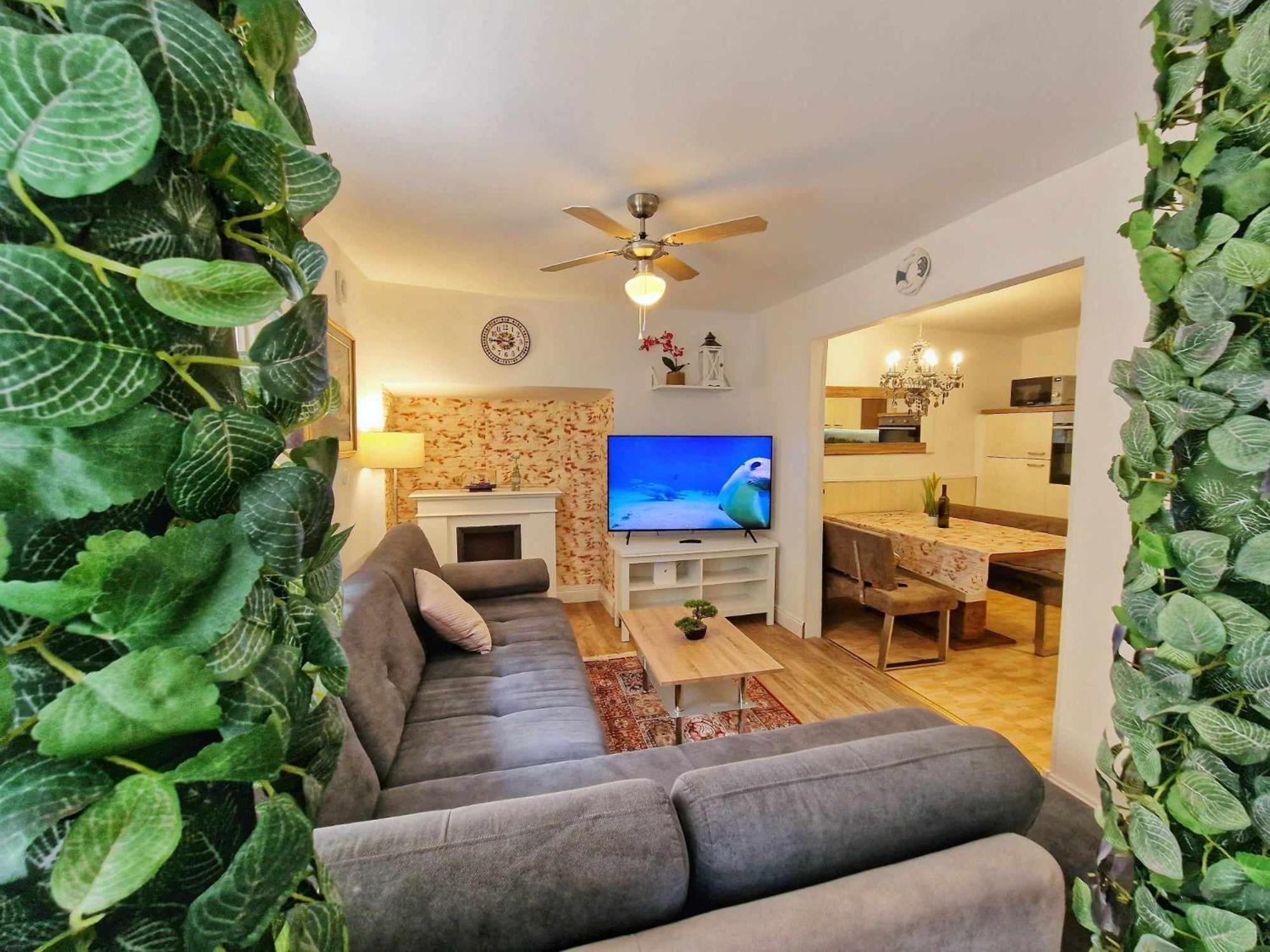 Place Veli Dvor - With Private Garden In Old Town Holiday home