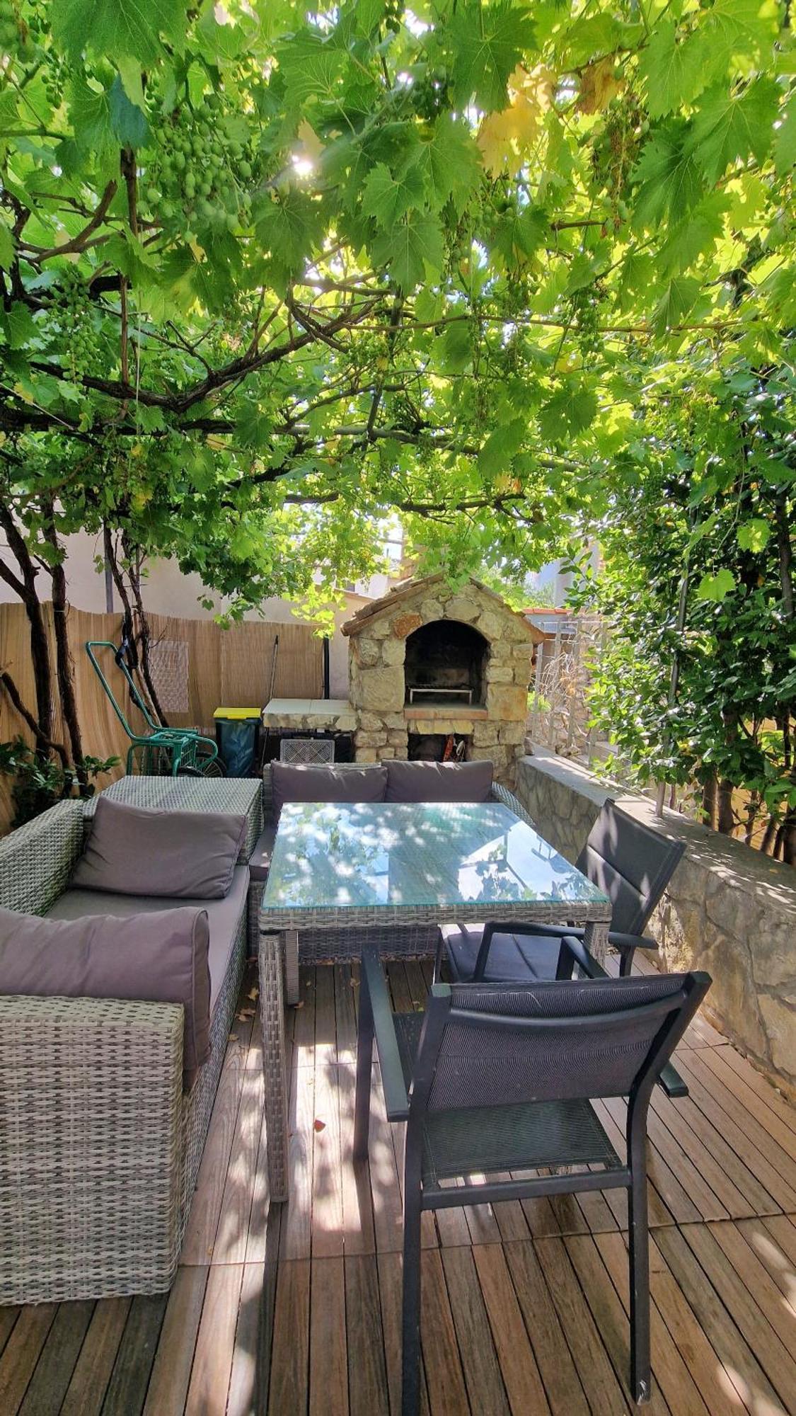 Holiday home Place Veli Dvor - With Private Garden In Old Town