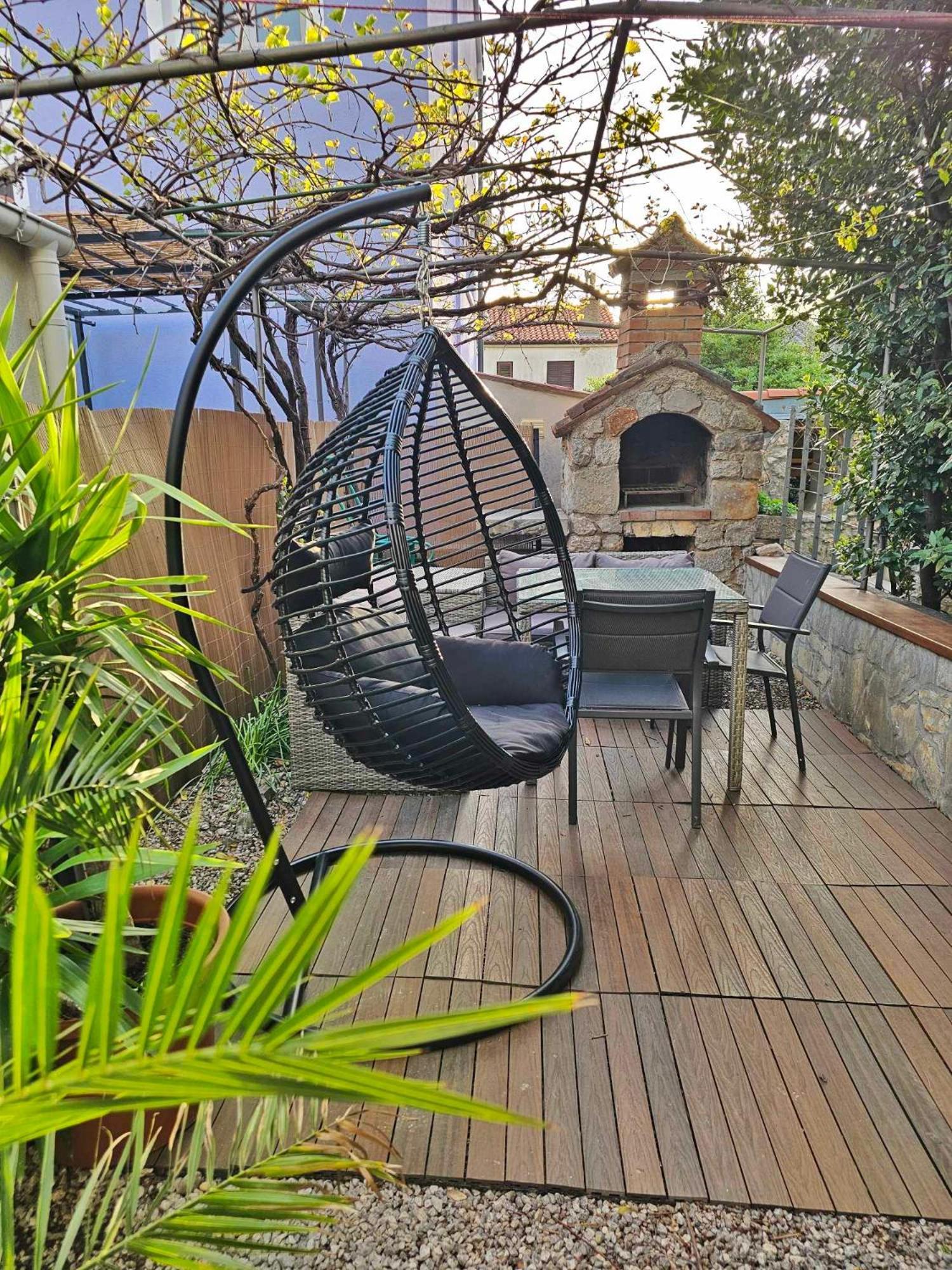 Place Veli Dvor - With Private Garden In Old Town Punat