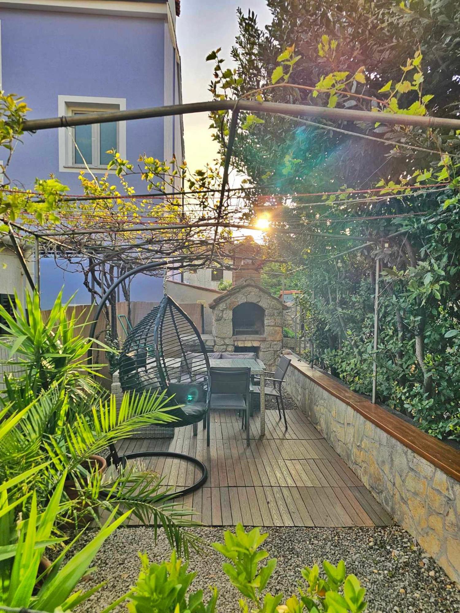 Holiday home Place Veli Dvor - With Private Garden In Old Town